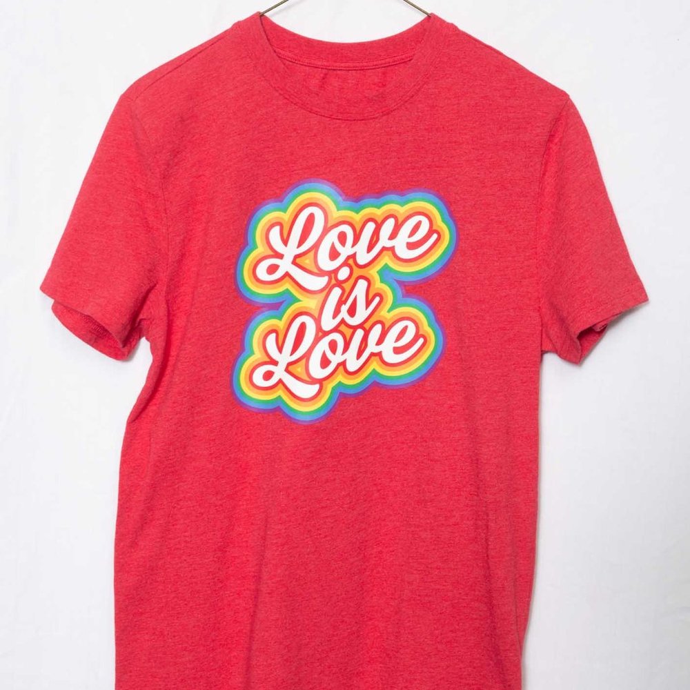 Love is Love Red Pride T-shirt Men's Size Small
